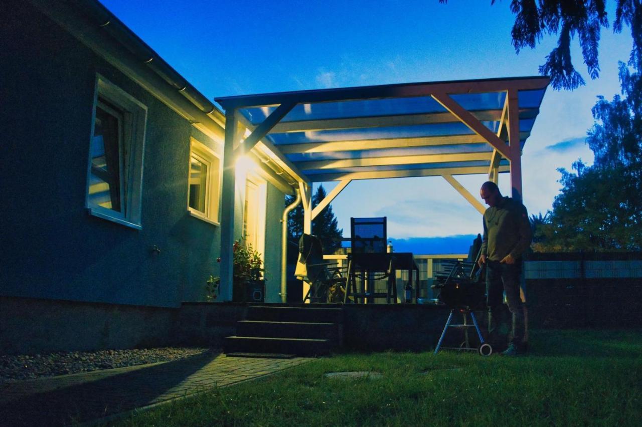 Ferienhaus Waldgefluester 70 Qm I Ueberdachte Terrasse I 2 Schlafzimmer I Strandnah Joachimsthal Ngoại thất bức ảnh